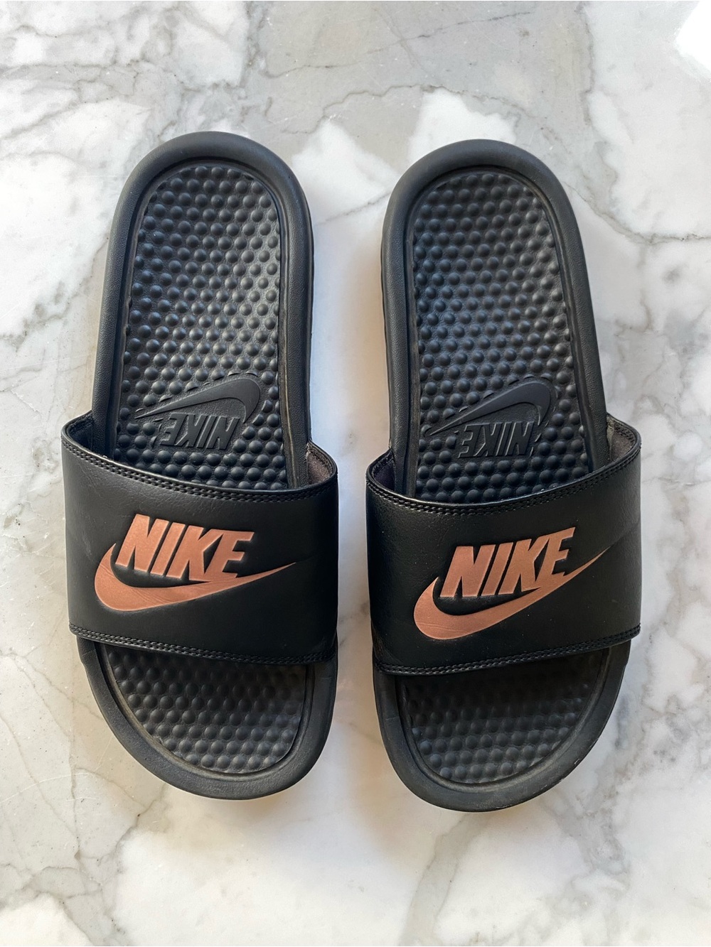 Nike Slides Rose Gold Size 8 Women’s